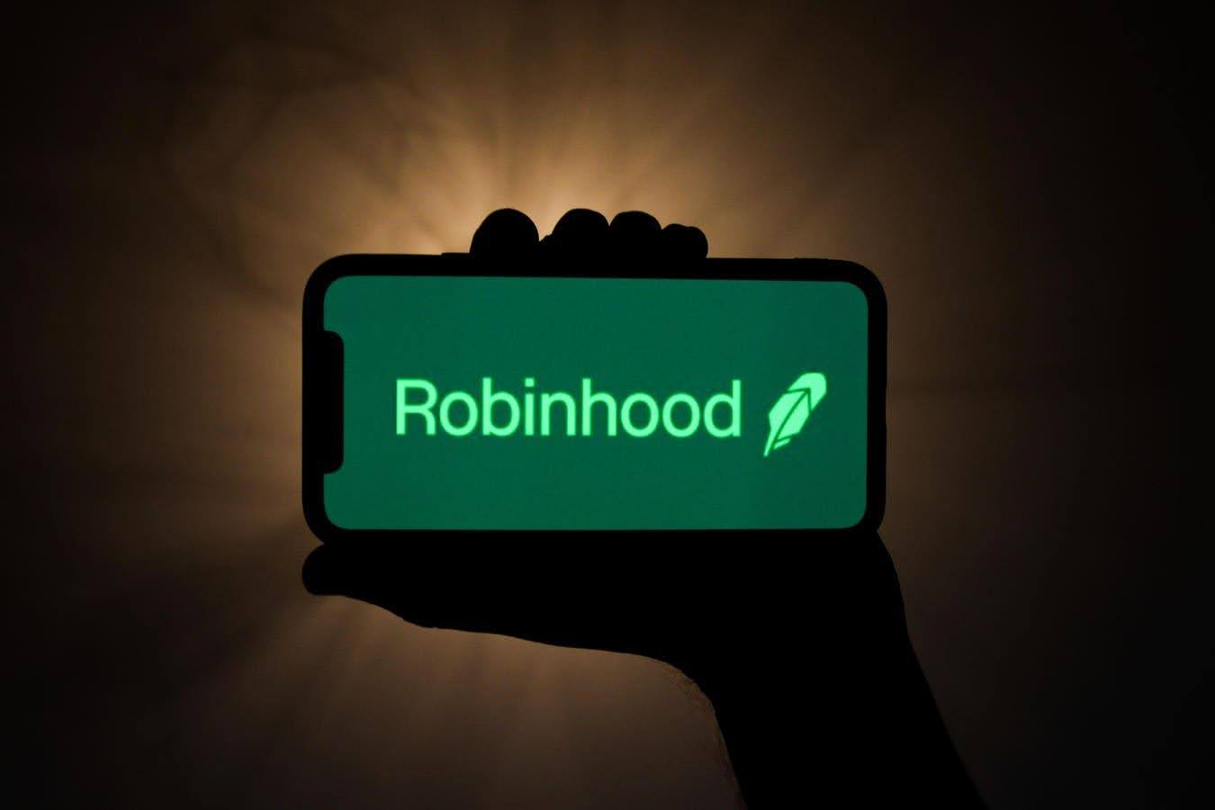 Des ingénieurs de Robinhood Crypto inculpés après un schéma de trading de plus de 100 000 $ sur Hyperliquid