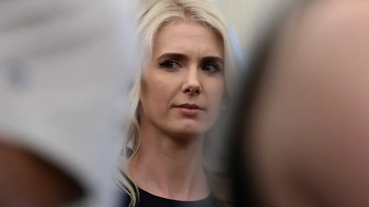 Les électeurs exigent des réponses sur le rôle de Natalie Harp à la Maison-Blanche de Trump, selon un sondage