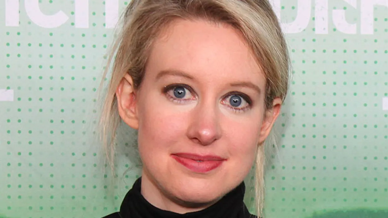 « You Can See Everything » : un regard lucide sur les illusions qui ont bâti l'empire technologique d'Elizabeth Holmes