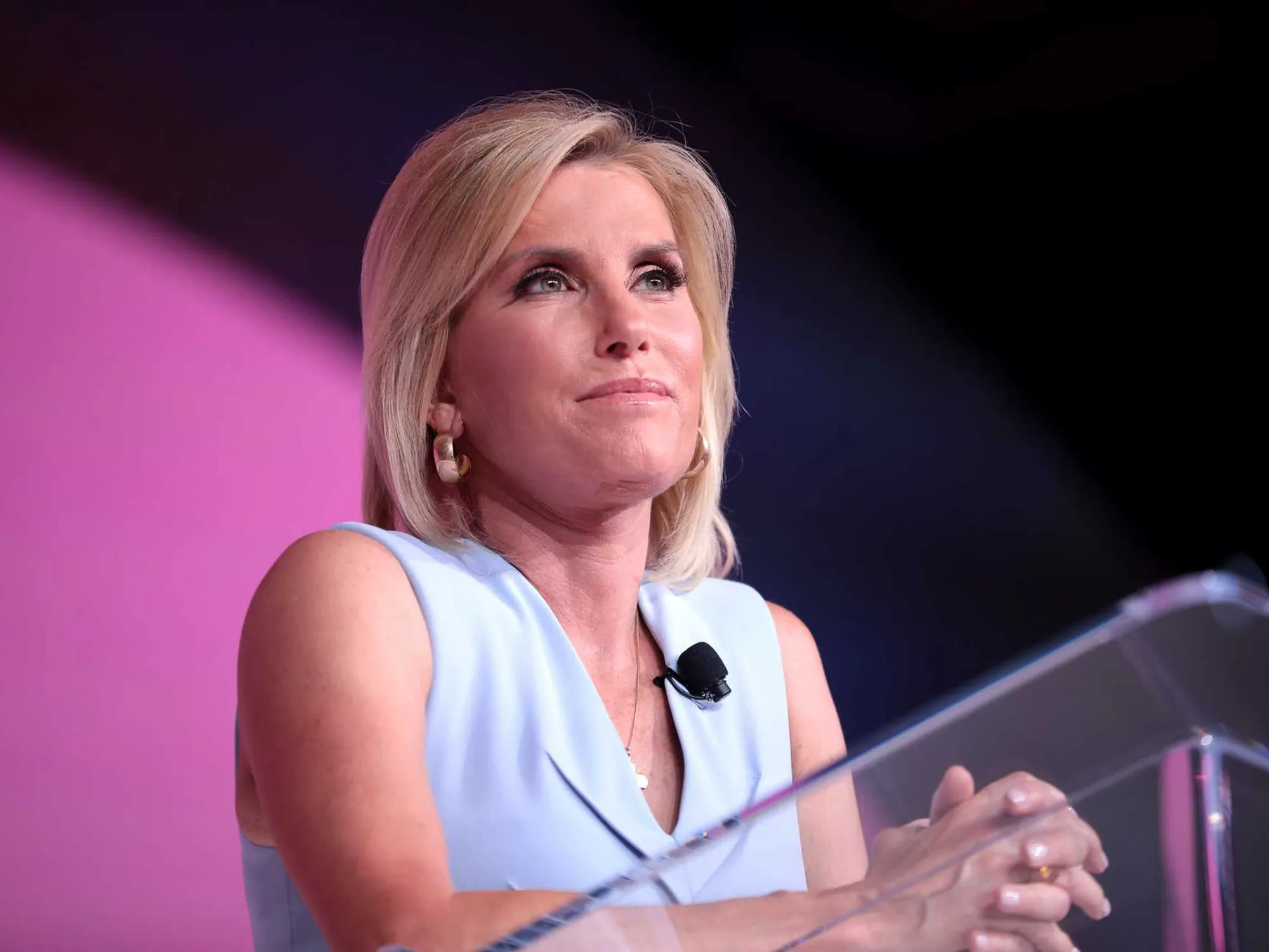 Curtis Ingraham critica aspramente la sorella Laura Ingraham per il comportamento 'volgare' all'audizione al Senato con Fauci