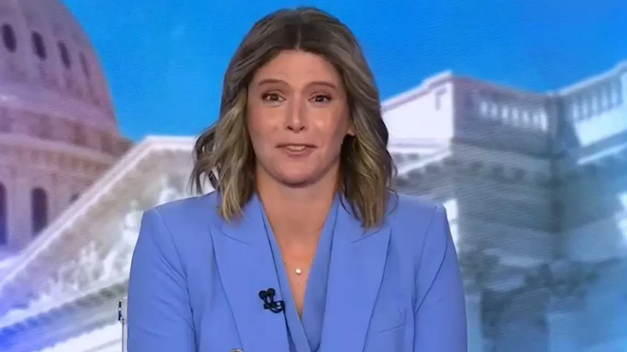 Kasie Hunt Plays Trump’s 32-Minute White House Driveway Segment at High Speed