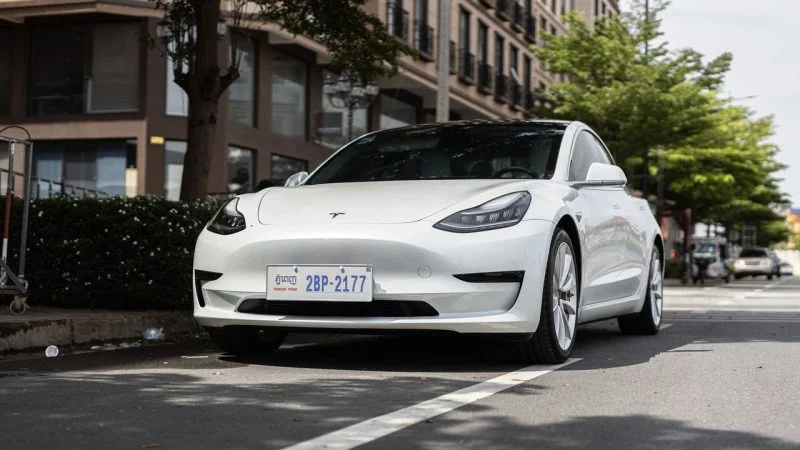 Start Robotaxi Cybercab Tesli wywołał audit NHTSA tego samego dnia, gdy Musk testuje granice regulacyjne