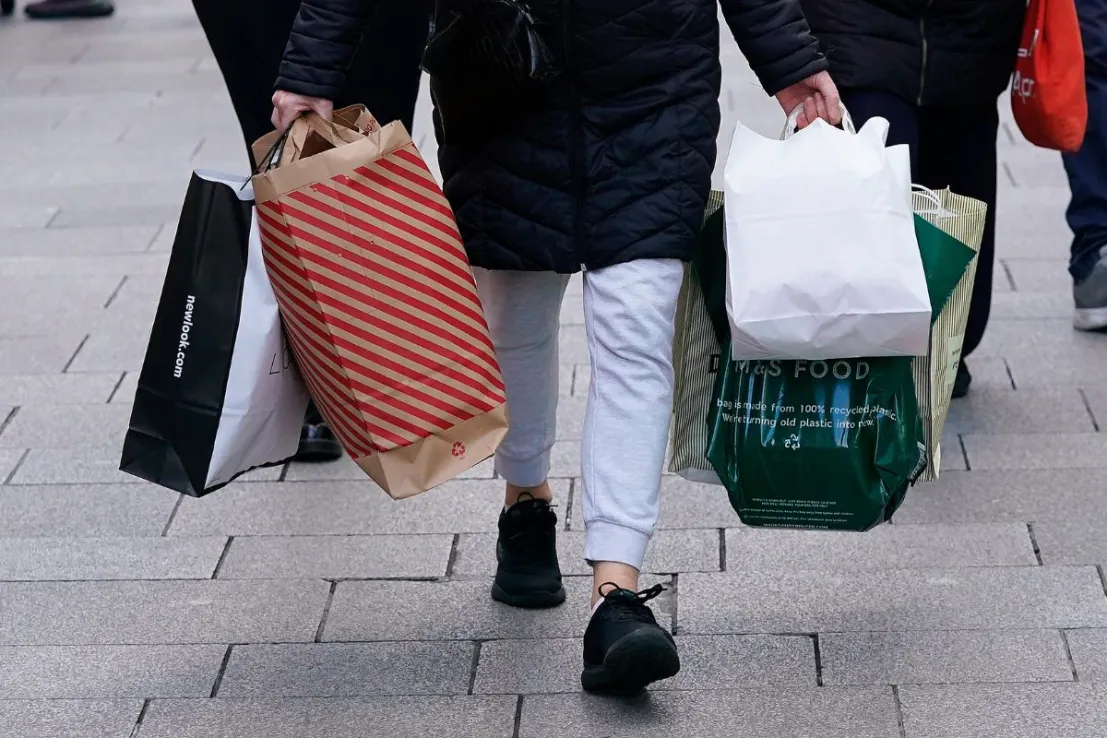 英国6月零售销售增长1%，热浪推动消费者转向线上购物