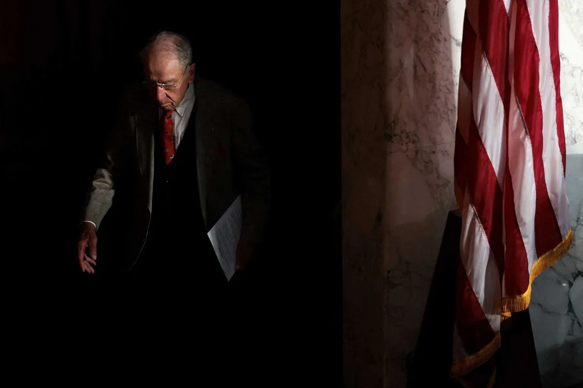 Le sénateur républicain Chuck Grassley fait ses adieux à « Beth », l’aspirateur Hoover vieux de 50 ans devenu un membre de la famille