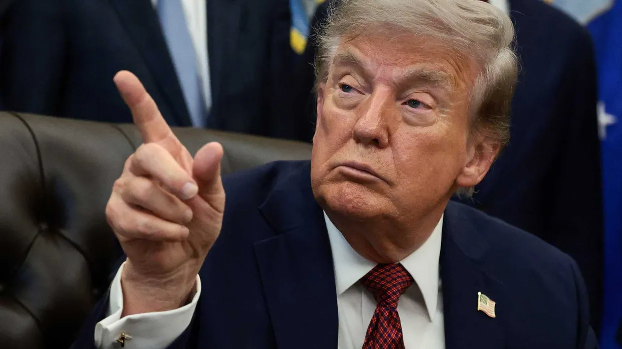 Le dichiarazioni di Trump su Venezuela e Miss Universo attirano critiche dopo l’evento nello Studio Ovale