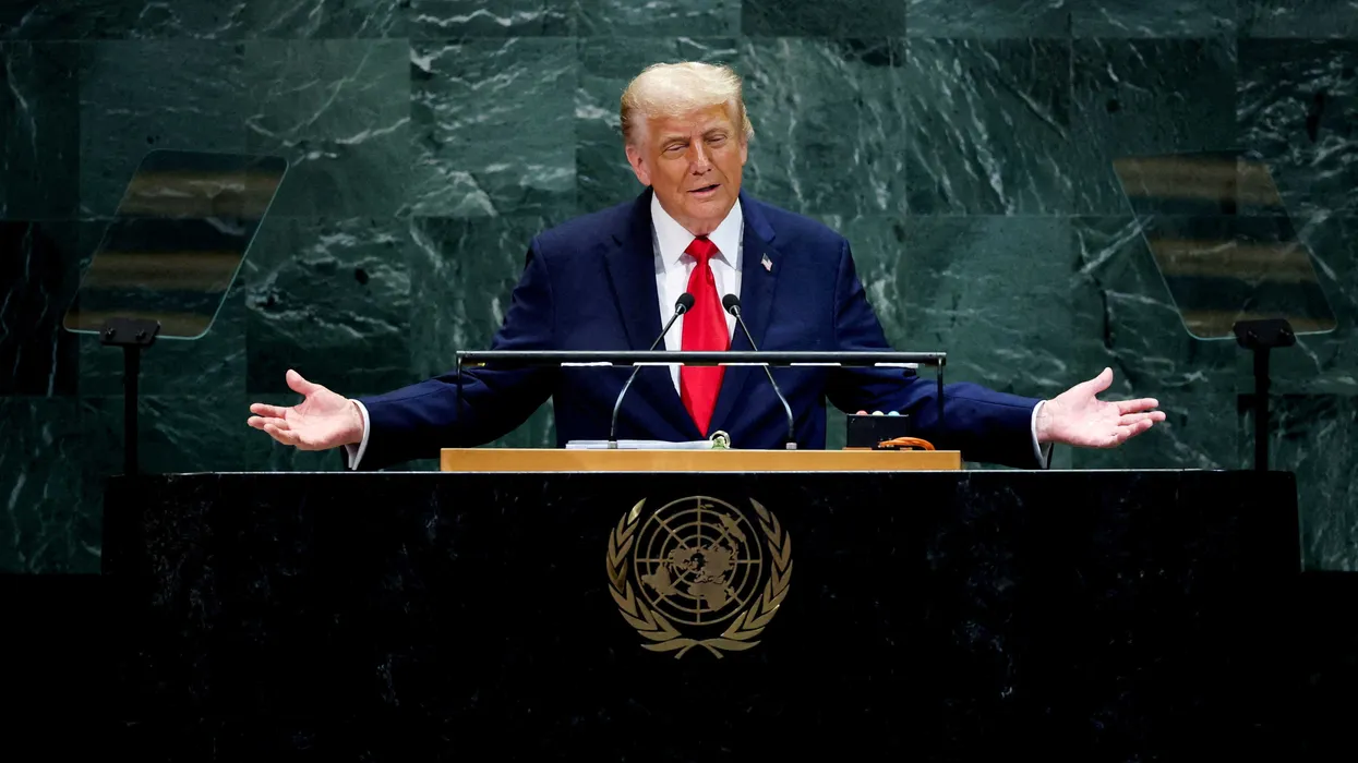 Отставной генерал-лейтенант Марк Хертлинг заявил, что речь Трампа в ООН стала публичным признанием в военном преступлении