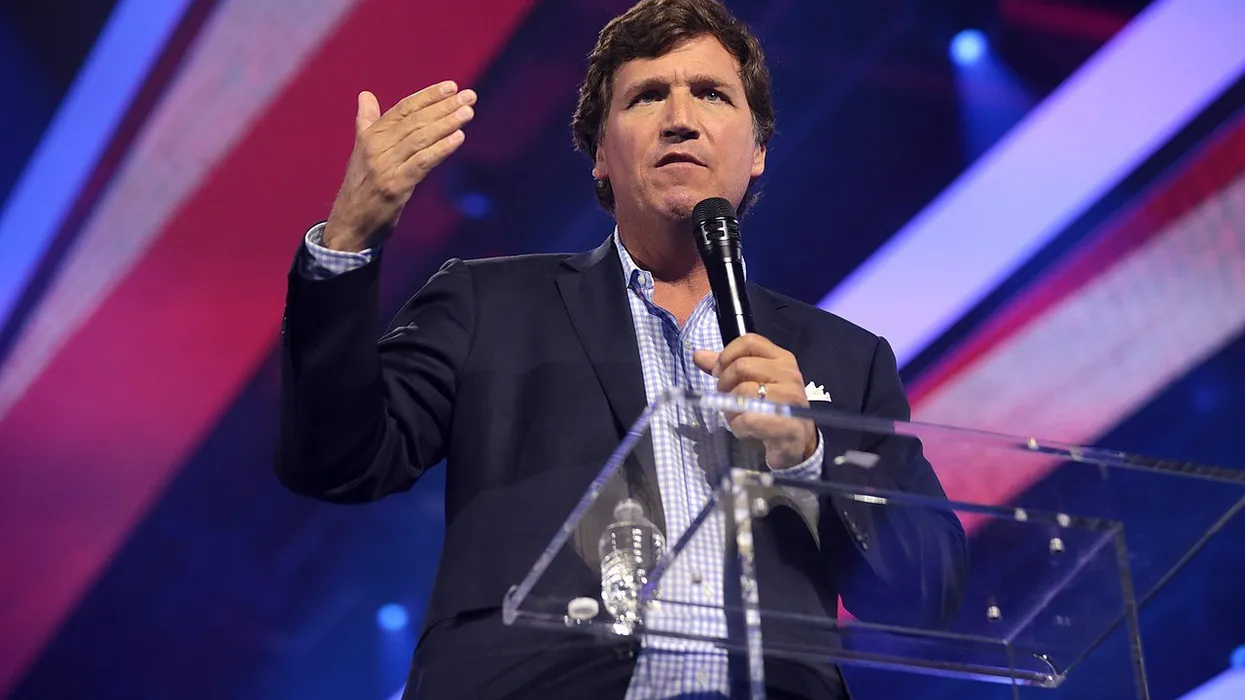 Такер Карлсон назвал «полным безумием» предложение в 1 миллион долларов за подкаст, переданное через посла Кимберли Гилфойл