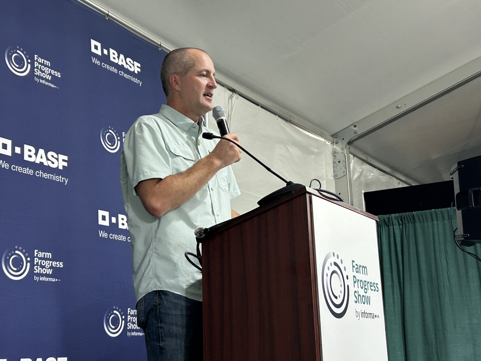 Iowa's landbouwsecretaris Mike Naig kondigt recordaanmelding voor deelprijsgeld covergewassen aan op de Farm Progress Show 2026