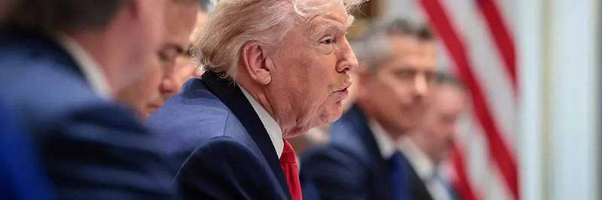 Утечки, распри и публичные нападки: окружение Трампа погружается во внутренние разборки по принципу «кругового расстрела»