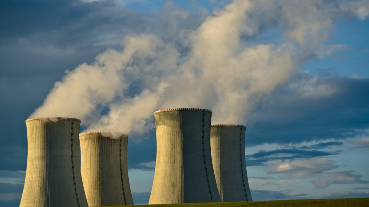 How the U.S. Fell Behind China on Nuclear Power