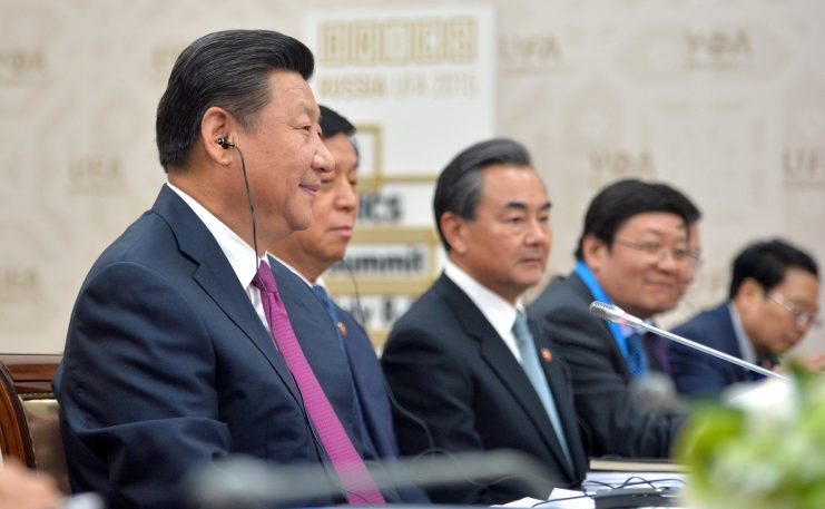 Xi Jinping promuove una strategia di IA basata su cinque pilastri al vertice BRICS