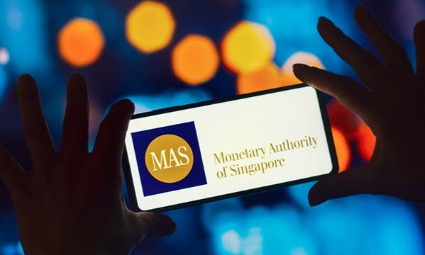 Singapur verschärft Stablecoin-Regeln, MAS legt neue Standards für Krypto-Emittenten vor