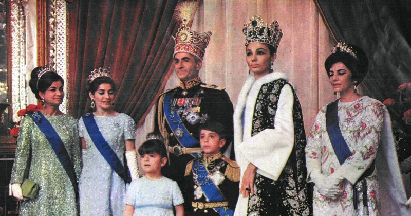 Wizerunki rodziny Pahlawich pokazane publicznie w Teheranie w czasie zawieszenia broni między USA a Izraelem