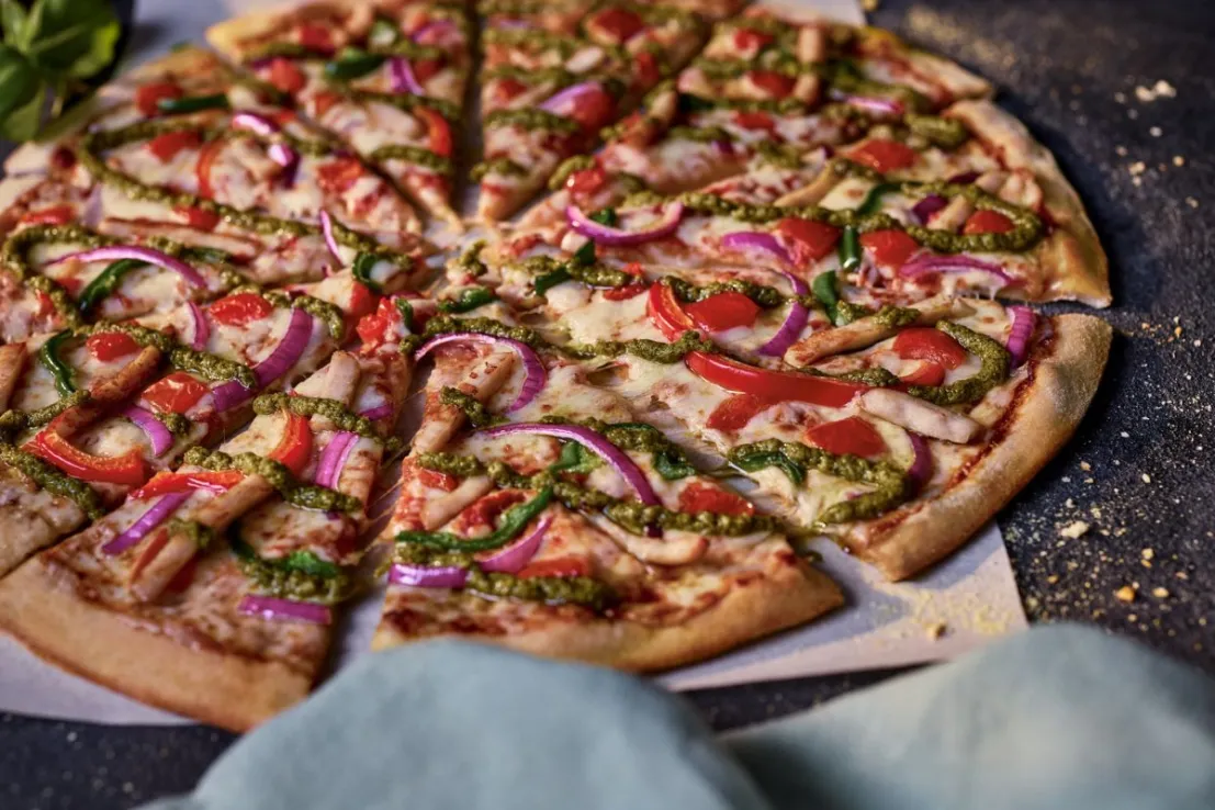 Domino's делает ставку на жареную курицу на фоне роста выручки благодаря чемпионату мира