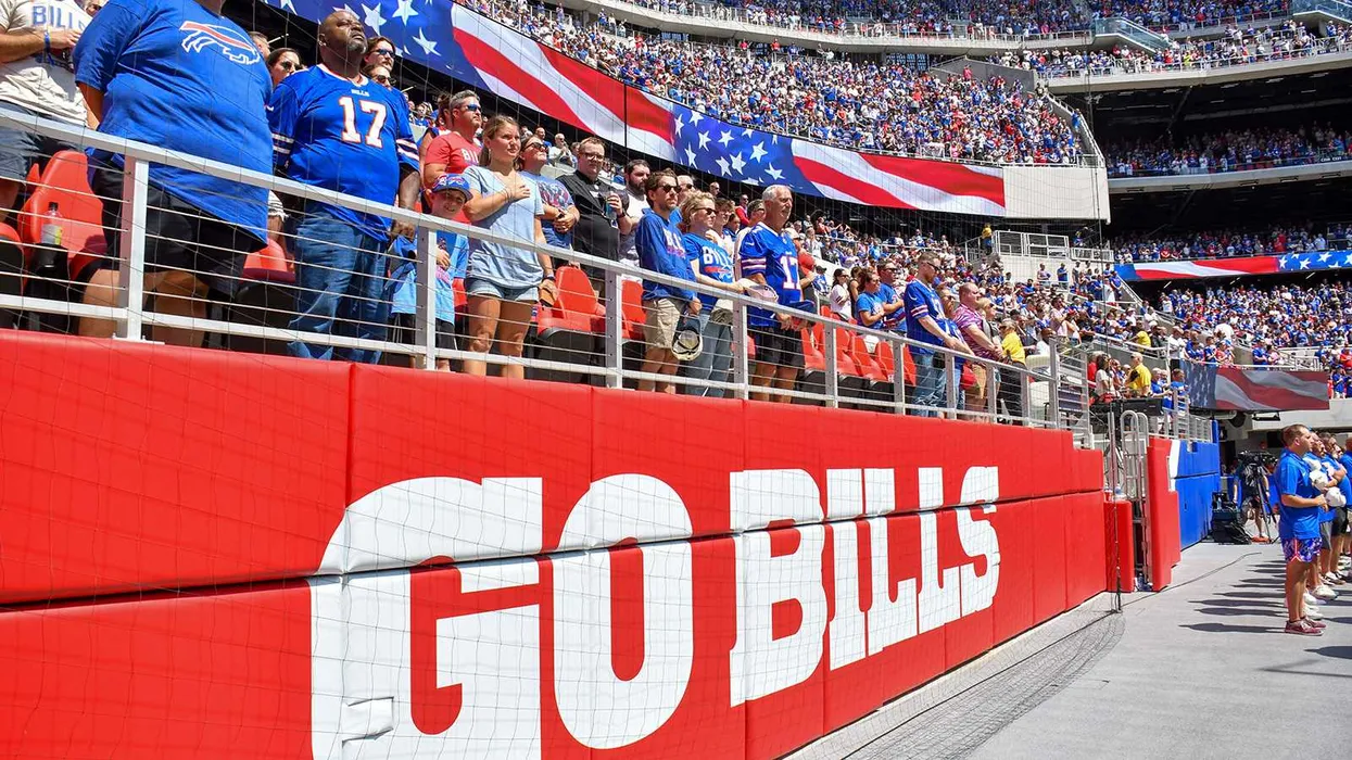 L'hymne national canadien au match d'ouverture des Buffalo Bills déclenche une réaction virulente du camp MAGA