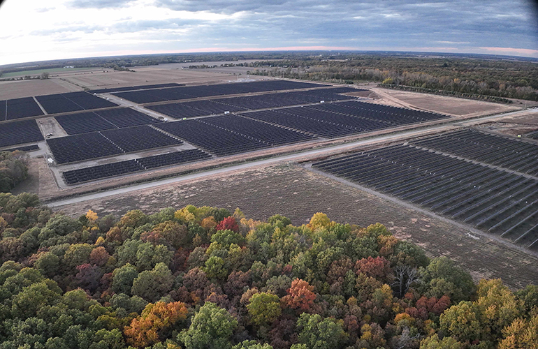 Studie der Ball State University: Große Solar- und Windparks haben keinen Einfluss auf nahegelegene Immobilienwerte in Indiana