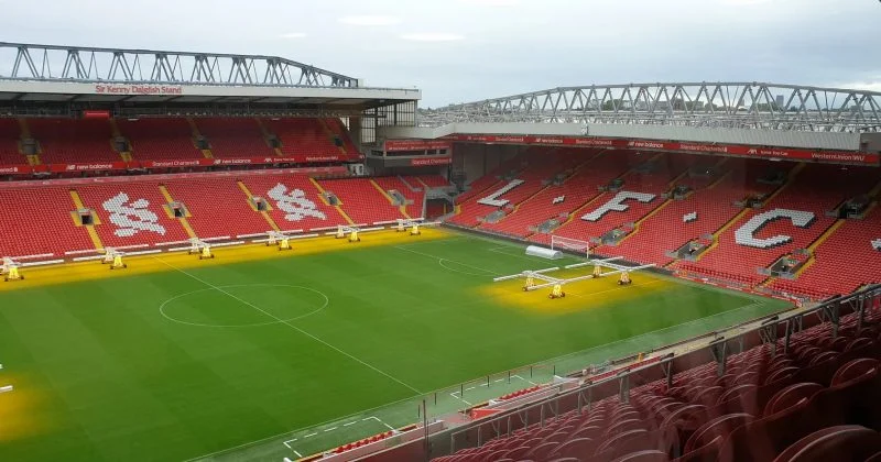 Liverpool mène l'AS Monaco 2-0 à la mi-temps lors des débuts d'Andoni Iraola à Anfield