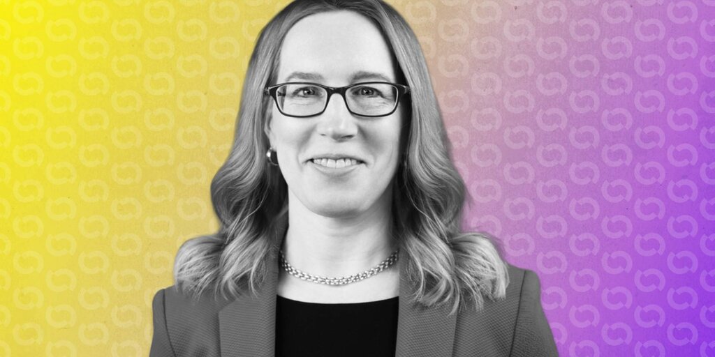 Odchodząca komisarz SEC Hester Peirce wzywa do zastąpienia „panoptikonu” KYC dowodami o wiedzy zerowej