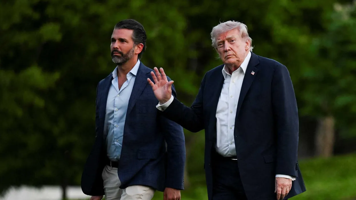 L’espansione della difesa di Trump legata alla corsa ai minerali critici, all’IA militare e agli accordi della cerchia ristretta