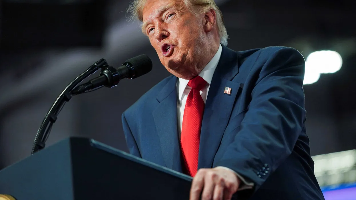 Обозреватель The New Republic предупреждает: лоялисты Трампа в федеральных ведомствах намерены остаться