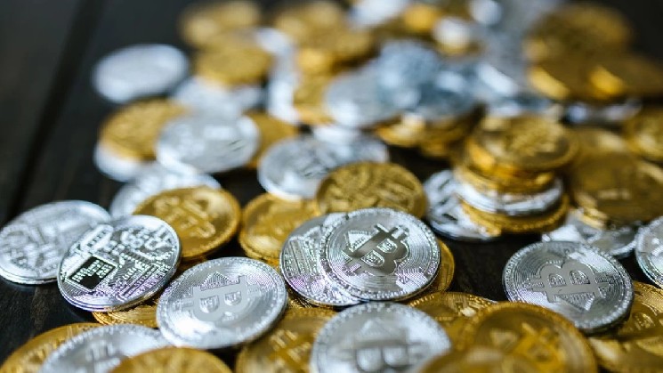 ARK Invest видит переломный момент для биткоина на фоне ослабления золота