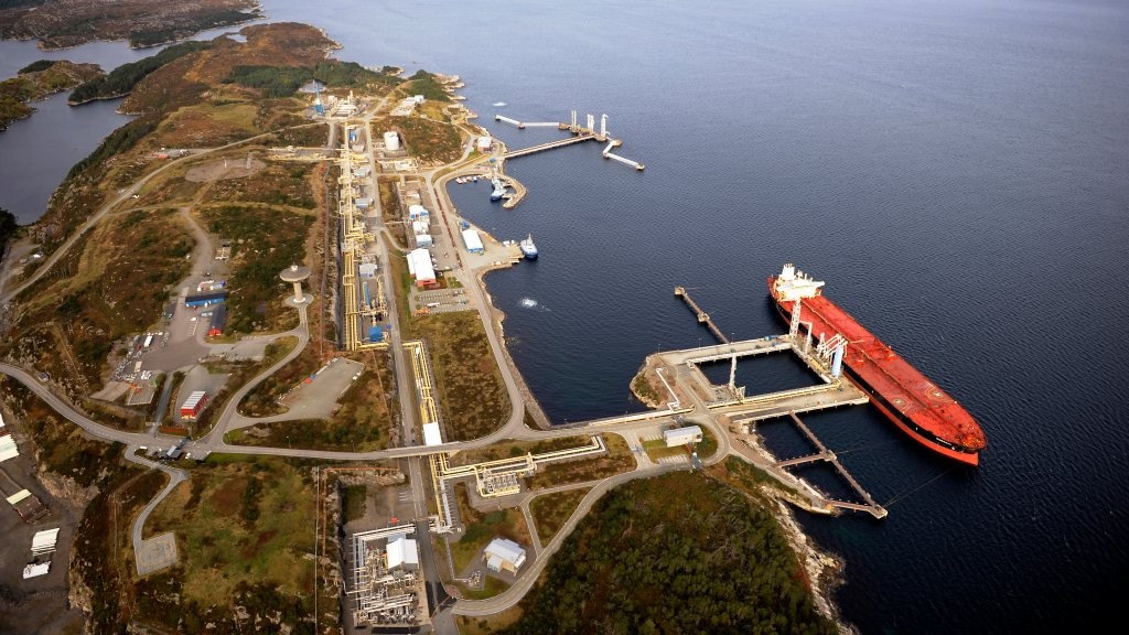 La production de brut de la Norvège chute de près de 200 000 barils par jour alors que la crise d'approvisionnement du Golfe se prolonge