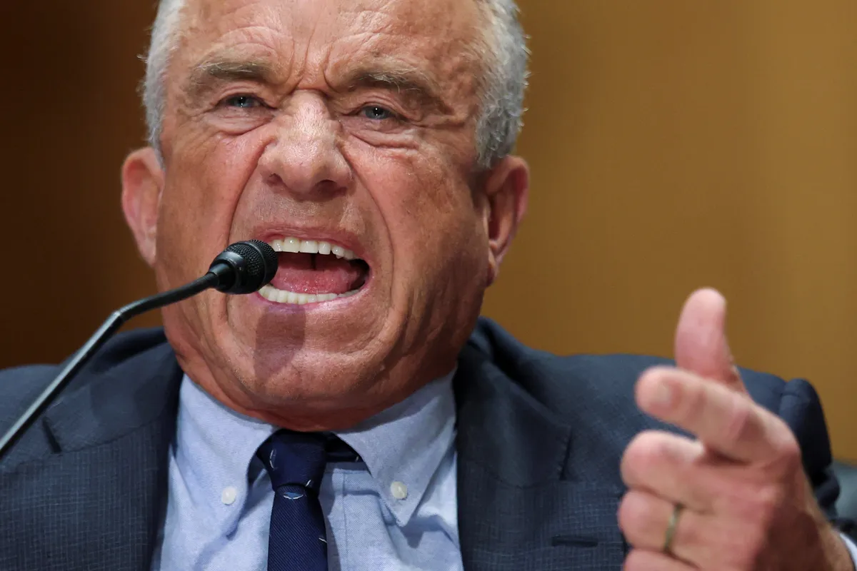 Selon un rapport, Trump envisagerait Mehmet Oz comme possible successeur de RFK Jr.