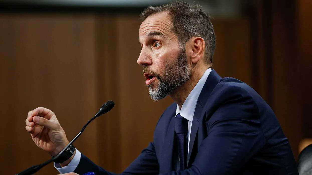 Des experts juridiques pointent une faille flagrante dans les attaques des républicains contre Jack Smith lors d’une audition au Sénat