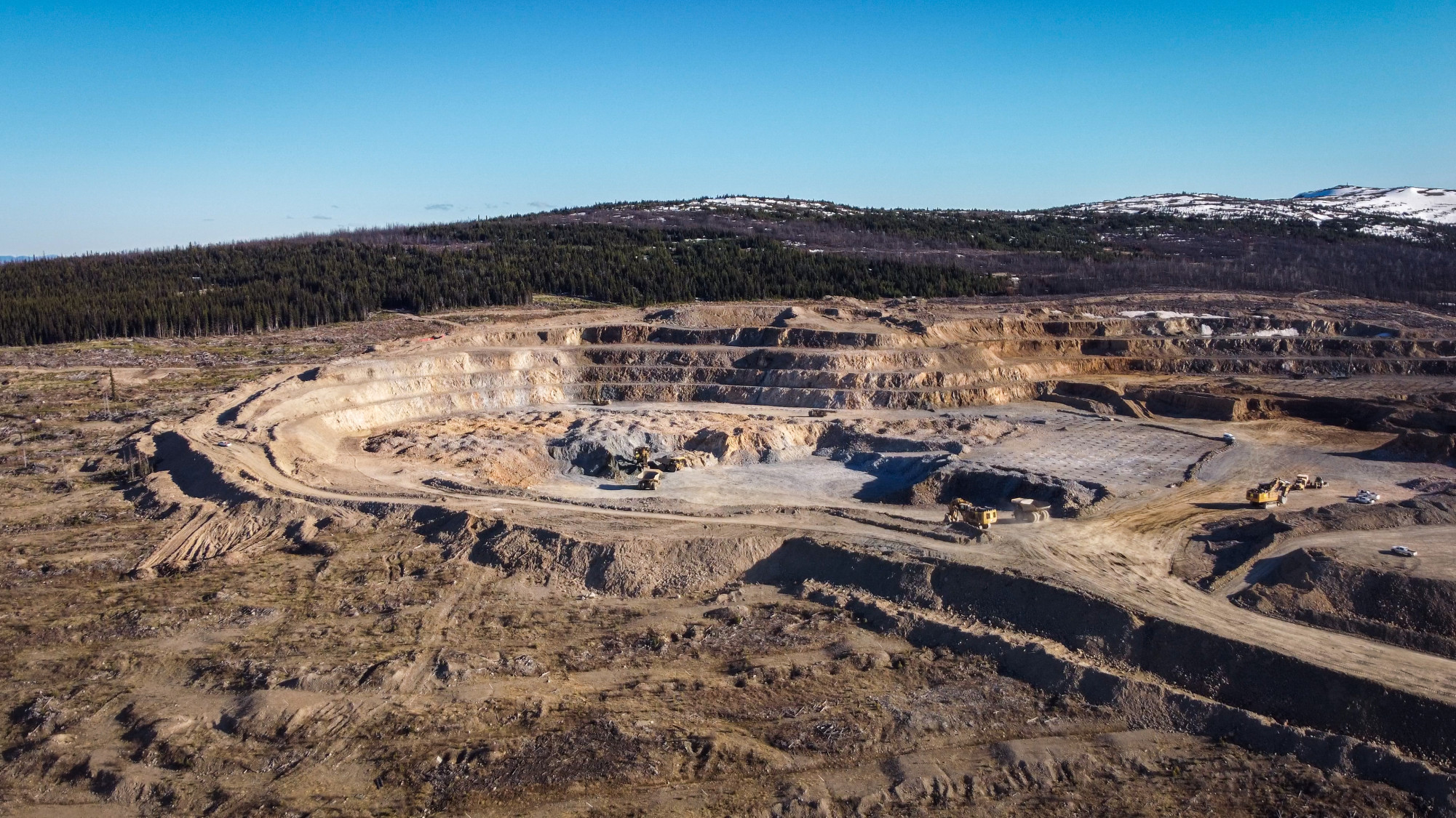 Los primeros pozos de expansión de Artemis Gold en Blackwater cortan una amplia mineralización bajo la reserva actual