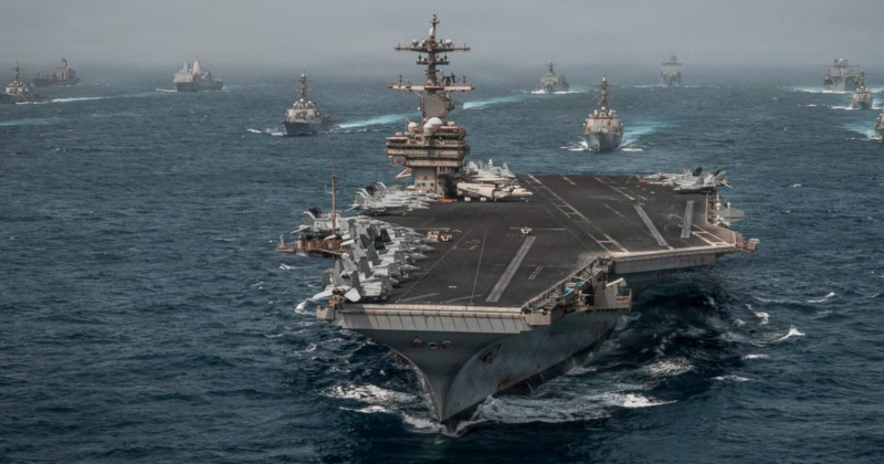 米海軍が空母の延長展開を準備、市場はイラン領空閉鎖の確率を下方修正