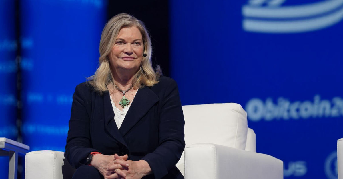 La senadora Cynthia Lummis critica a los demócratas por retrasar la Clarity Act cripto antes del receso de agosto