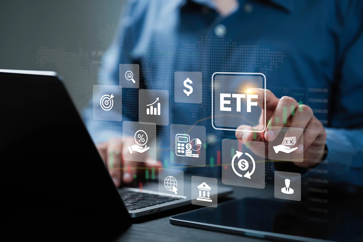 Spot Bitcoin и Ethereum ETF: в чём разница между владением монетой и фондом