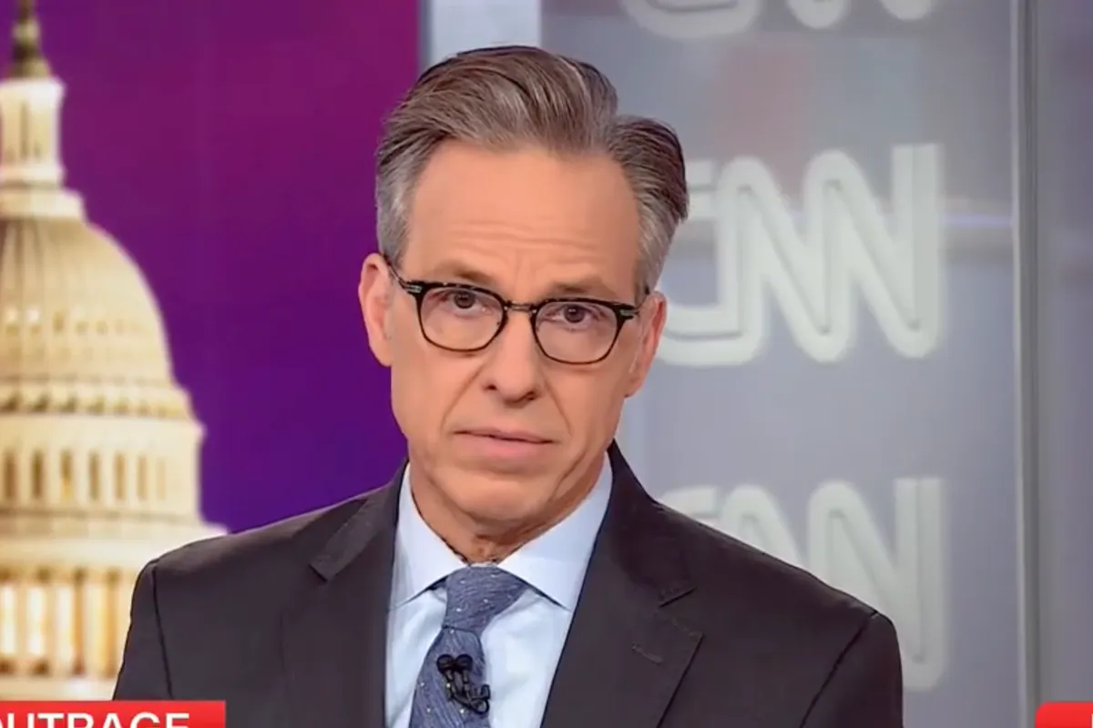CNN的Jake Tapper稱JD Vance的中期選舉訊息聽起來「像個絕望的男友」