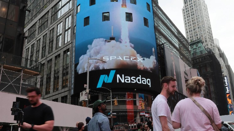 OKX e Intercontinental Exchange, proprietaria del NYSE, presentano richiesta per portare onchain oltre 60 azioni USA, tra cui Nvidia e Tesla