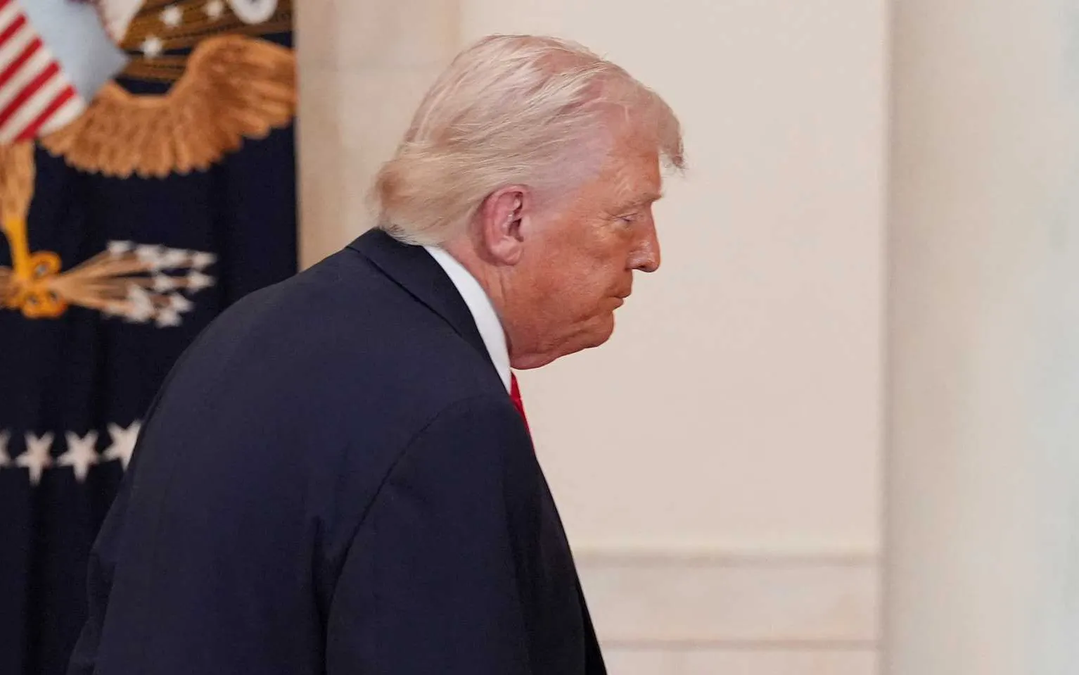 Niepokój Wall Street wobec Bessenta i Warsha rośnie, a kampania Trumpa przeciw Fed obciąża gospodarkę