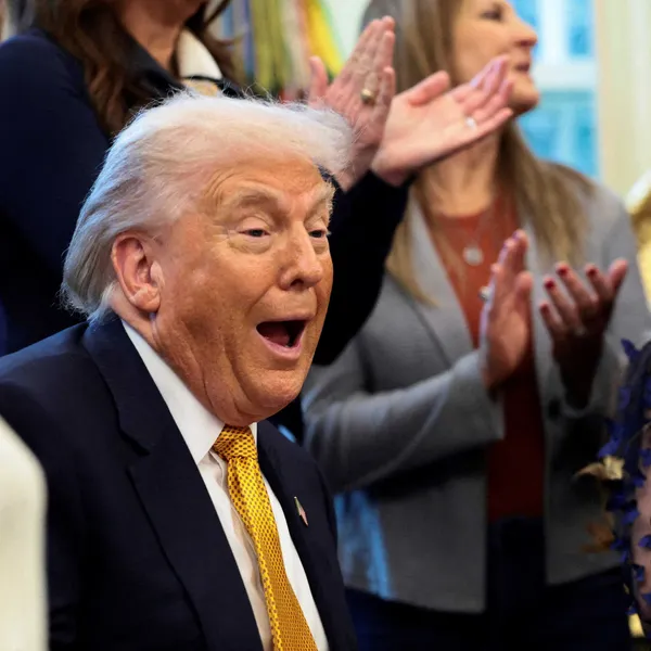 Jamelle Bouie del NYT: gli 'bizzarri' applausi dei lealisti di Trump rivelano paura del presidente