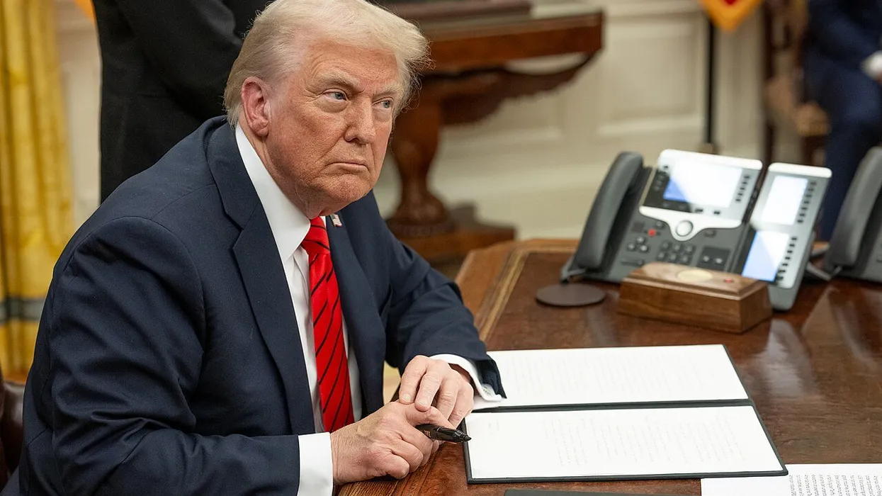 Трамп похвалил эксперта CNN Гарри Энтона — а спустя несколько часов аналитик представил опрос, показавший обрушение поддержки среди молодых избирателей