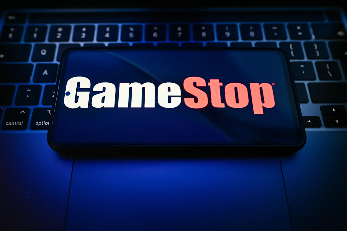 Akcje GameStop skokowo rosną dzięki inwestycji w eBay, która ma zwiększyć zysk w drugim kwartale