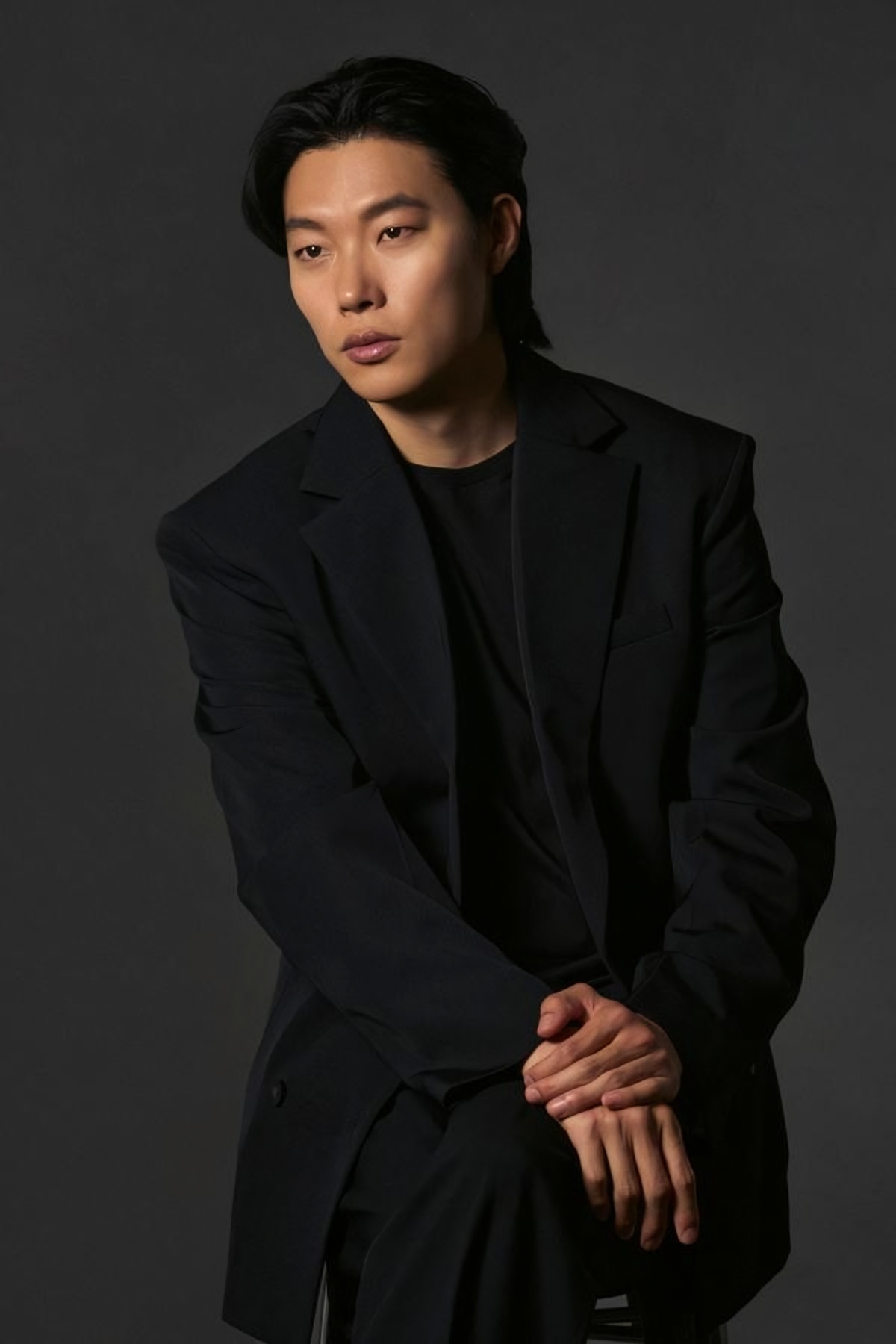 Ryu Jun-yeol sul suo primo doppio ruolo in 'Mousetrap' di Netflix: voce, lenti a contatto e i complimenti del regista