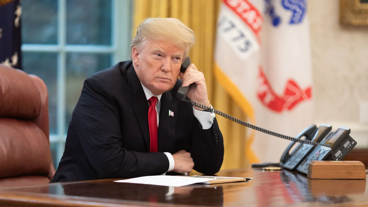 Interpellés sur l'économie, les républicains affirment appeler le cabinet de Trump plutôt que de critiquer le président