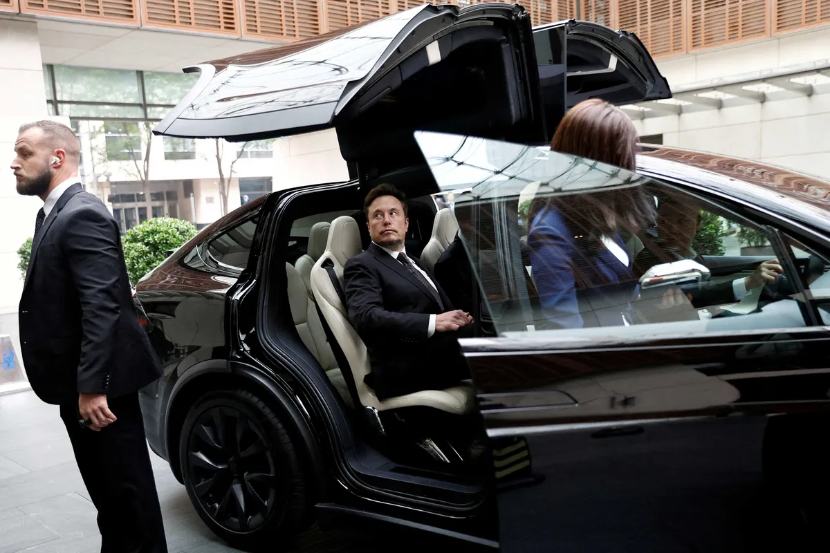 Elon Musk pompt $1,5 miljoen in Alaska-ballotmaatregel om rangschikingsstemming af te schaffen