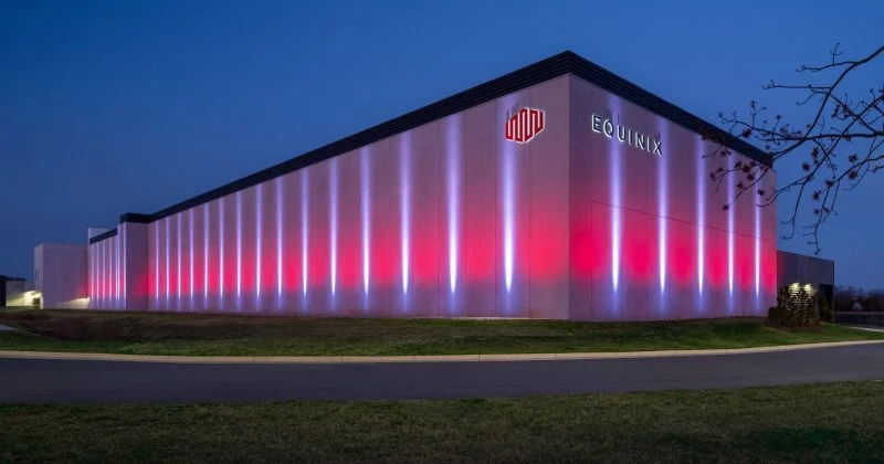 Equinix cerca almeno 3 miliardi di dollari dall'ultima emissione di obbligazioni per data center mentre la domanda di infrastrutture per l'IA cresce