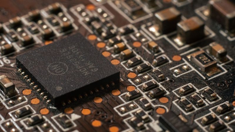 Marvell targets $30 billion optical networking market as AI data centers drive demand