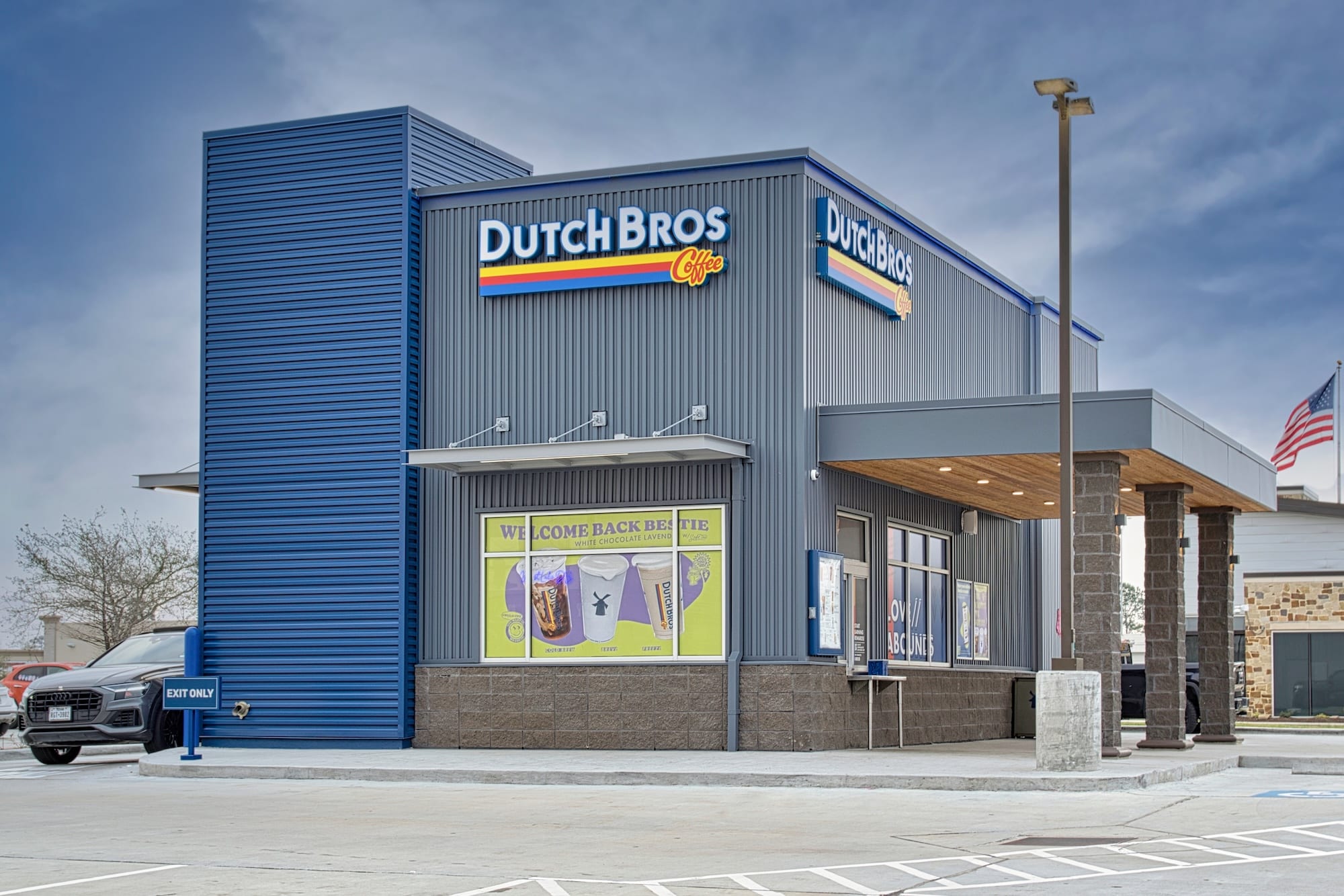 Dutch Bros приобретает до 65 точек автосервиса у обанкротившейся компании Salad and Go