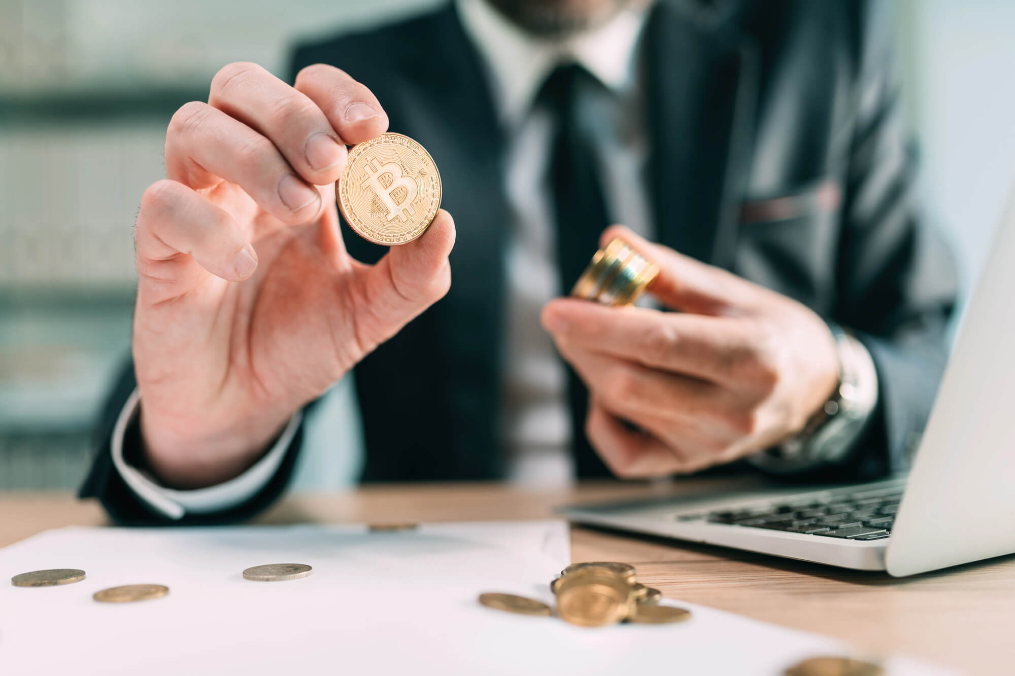 Scaramucci estime que les OG de Bitcoin ont fixé USD 100,000 comme seuil de vente, tandis que les institutions entrent en scène