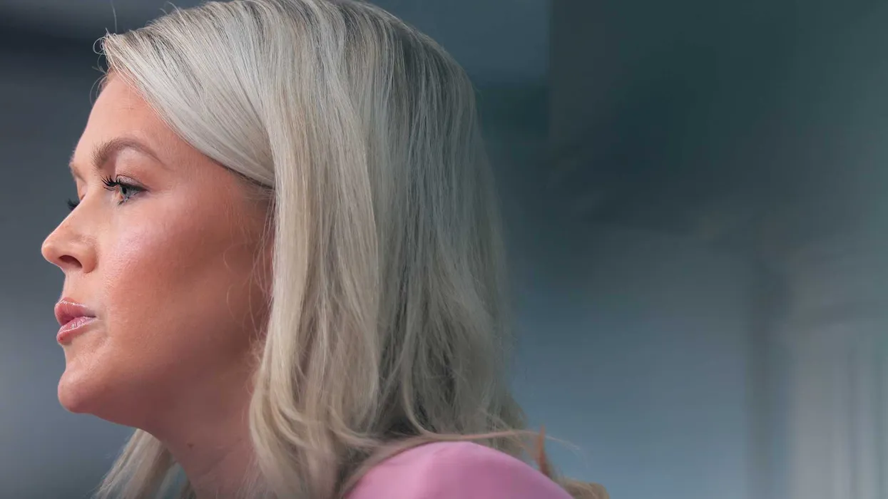 Karoline Leavitt si dimette da portavoce della Casa Bianca, suscitando sorpresa tra i critici di Trump