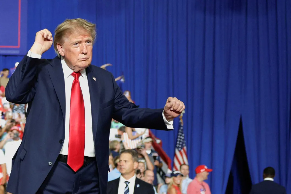 メアリー・トランプ氏、大統領の「痛々しい」YMCAダンスをエプスタイン映像と結びつける