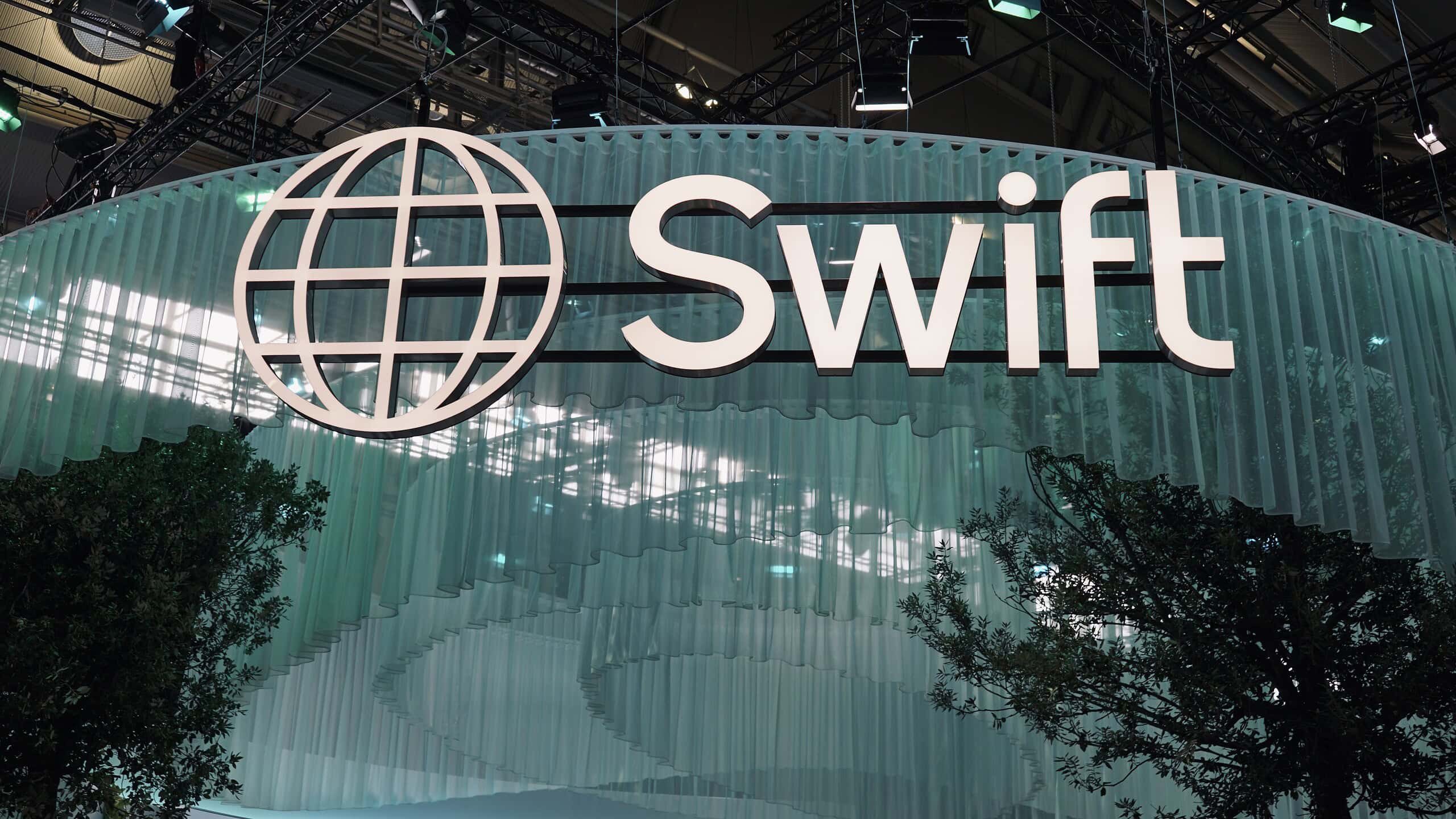 Блокчейн-реестр SWIFT с 17 банками оставляет XRP за рамками расчетных планов