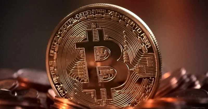 США стали крупнейшим суверенным держателем биткоина с резервом 328 372 BTC