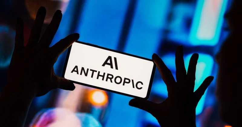 Anthropic gaat vanaf augustus 2026 onzichtbare watermerken in alle Claude-modeluitvoer wereldwijd inbedden
